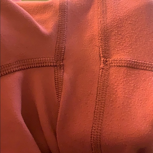 Lululemon aligns size 2 cropped - Picture 4 of 5